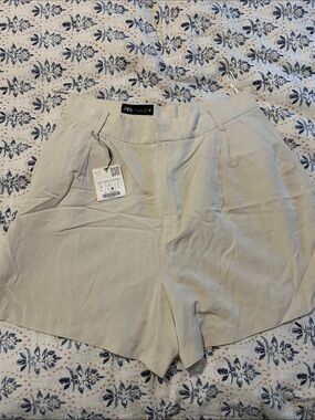 Zara Light Cream High-Rise Relaxed Linen-Blend Shorts